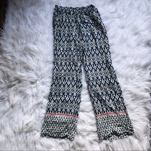 Patterned pants